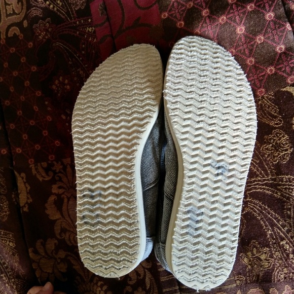 Toms - Picture 4 of 4